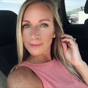 Meet your Posher, Tina